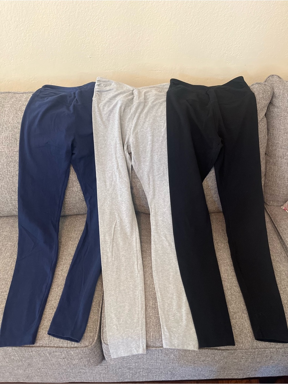PINK Victoria's Secret women’s leggings. Bundle of 3. Navy, Light Gray, Black